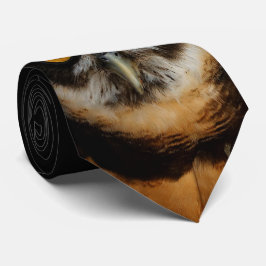 Corbata Mesmerizando los ojos dorados de una lechuza espec