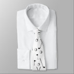 Corbata Mínimo patrón de golf Bandera Club Golfer Gift<br><div class="desc">Patrón mínimo de golf con palos,  pelotas y banderas para jugadores de golf. Regalo para golf club,  golf,  golf,  equipo,  entrenador. Monocromo moderno de moda negro y blanco patrón de golf de golf de golf regalo decoración de casa,  toallas,  ... </div>