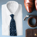 Corbata Moda moderna y elegante en el diseño Art Deco Azul<br><div class="desc">Este diseño de lujo presenta un elegante diseño Art Deco en azul. #artdeco #luxury #luxe #moda #de moda #elegante #trendy #ties #suitaccessorios #accesorios #regalo #regalos #regalos #regalos #regalosParaÉl #regalos para los hombres #regalos #cumpleaños #regalos de cumpleaños #cumpleaños #padre #fathersday gifts</div>