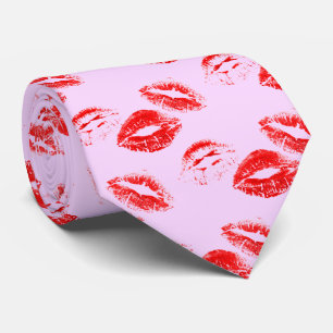 Corbata Moda Red Lip Print Tie on lavender Background