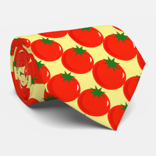 Corbata Modelo rojo del tomate en amarillo
