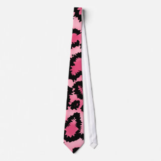 Corbata Modelo rosado y negro del estampado leopardo