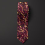 Corbata Monograma de Borgoña y Marcado de Oro<br><div class="desc">Corbata de patrón de mármol de Borgoña y oro con un monograma de personalización. Diseño único y elegante ideal para los negocios,  regalos del Día del Padre u otras ocasiones especiales para los hombres en tu vida. No olvide comprobar los calcetines a juego que presentan el mismo diseño.</div>