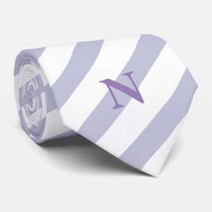 Corbata monograma de lavanda de franjas azules delicadas