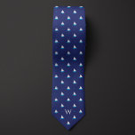Corbata Monograma de velero simple<br><div class="desc">Un velero minimalista azul para los aficionados a la navegación o al velero. Diseño sencillo y elegante, adecuado tanto para el uso de negocios como para el desgaste informal. Se puede personalizar con un monograma. Echa un vistazo a los calcetines que combinan con el mismo diseño para crear un gran...</div>