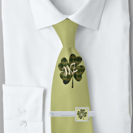 Corbata Monograma del Centro de Troncalización de Cuatro H