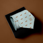 Corbata Monograma del patrón de bulldoges<br><div class="desc">Bulldoges divertidos sobre un fondo azul muy claro. Personalice con un monograma para hacer el regalo perfecto. ¿Buscando un color diferente? Sin más. Simplemente haga clic en el botón "Personalizar" y seleccione el color de fondo de su elección.</div>
