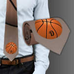 Corbata Monograma Deportivo de Baloncesto<br><div class="desc">Baloncesto Ball Sports Monograma corbata de cuello. Ideal para un jugador de baloncesto,  entrenador de baloncesto o aficionado. Añada su monograma o borre.</div>