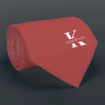 Corbata Monograma elegante rosado de palisandro   nombre |<br><div class="desc">Elegante corbata de un solo lado con un audaz monograma blanco sobre un fondo rosado de palisandro. Encima de este monograma se encuentra su nombre o apellido en todas las mayúsculas. Si prefiere una apariencia más audaz para el nombre personal dentro de la letra grande, puede hacer lo siguiente: Utilice...</div>