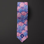 Corbata Monograma floral rosa y azul de Rubor<br><div class="desc">Consiga un aspecto encantador y elegante con nuestro Rubor Pink & Blue Floral Monogram Neck. El diseño de un monograma floral en rosa y azul ruidoso añade un toque de sofisticación a su atuendo boda. Póngalo con nuestros calcetines a juego para un estilo coordinado.</div>