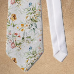 Corbata Monograma impreso sobre la vida colorida de la flo<br><div class="desc">Este es un empate de tamaño estándar con un patrón floral colorido con un fondo de color platino. Cambie fácilmente las iniciales sutiles, impresas en monograma, utilizando la plantilla proporcionada. [El monograma será centrado y recto, a diferencia de la foto de maqueta.] Las dimensiones son de 55" de largo, 4"...</div>