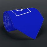 Corbata Monograma inicial con marco azul real<br><div class="desc">Monograma inicial con marco azul y blanco real Un fondo sólido y elegante con un área enmarcada en blanco para su monograma, nombre u otro texto. También puede cambiar el tipo de letra del texto, cambiar el tamaño y el color del tipo de letra, mover el texto, etc. Si quieres...</div>