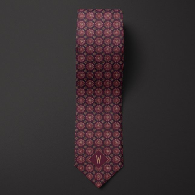 Corbata Monograma Mandala Brilliant Burgundy y Dorado (Subido por el creador)