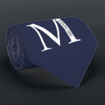 Corbata Monograma personalizado de azul de la marina y mar<br><div class="desc">El Monograma y Regalo de Nombres Personalizados incluye un monograma y un nombre personalizados en el estilo clásico de tipo de letra serif. Perfecto como regalo del padre para papá,  regalos para los padrinos y para cualquier ocasión especial.</div>