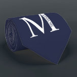 Corbata Monograma personalizado de azul de la marina y mar<br><div class="desc">El Monograma y Regalo de Nombres Personalizados incluye un monograma y un nombre personalizados en el estilo clásico de tipo de letra serif. Perfecto como regalo del padre para papá,  regalos para los padrinos y para cualquier ocasión especial.</div>