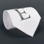 Corbata Monograma y marca de nombres personalizados<br><div class="desc">El Monograma y Regalo de Nombres Personalizados incluye un monograma y un nombre personalizados en el estilo clásico de tipo de letra serif. Perfecto como regalo del padre para papá,  regalos para los padrinos y para cualquier ocasión especial.</div>