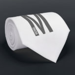 Corbata Monograma y nombre personalizados en negrita moder<br><div class="desc">Diseño de monograma moderno con letra de monograma personalizada "M" y nombre en estilo de fuente sans serif moderno y negrita.</div>
