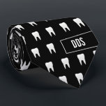 Corbata Monogramado Dental Black White Tooth<br><div class="desc">A ti,  a tu personal y a tus clientes les va a encantar esto. Personalice esto con su monograma de tres letras o su acreditación médica. Un sorprendente patrón molar blanco y negro es perfecto para tu oficina de dentista o ortodoncia.</div>