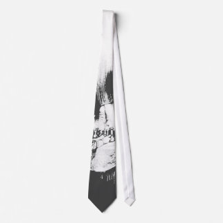 Corbata Mujer con reflejo cráneo de Halloween en espejo