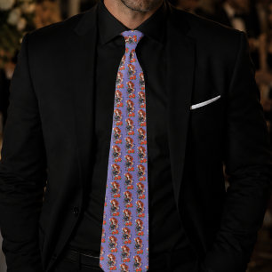 Corbata Mujer pelirroja tatuada mangas morado