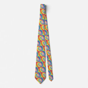 Corbata Muy Guay y formas coloridas