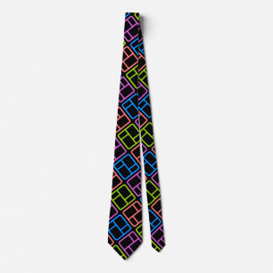 Corbata Muy Guay y formas coloridas
