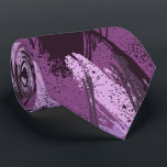 Corbata Nata de cuello de colcha de lavanda de ciruela mor<br><div class="desc">La corbata masculina presenta un moderno patrón de camuflaje en negro, púrpura, ciruela y lavanda. MÁS diseños en la tienda. Guay para la oficina, una noche en la ciudad, un boda, para el novio o novio o dar como regalo a tu esposo, papá, hermano o mejor amigo. ¡Hagan una declaración!...</div>