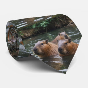 Corbata Natación De Capybaras En El Río,
