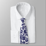 Corbata Nave-Azul y Blanco-Damascos Florales<br><div class="desc">Elegantes damascos florales azul marino oscuro sobre el color de fondo blanco cambiable.</div>