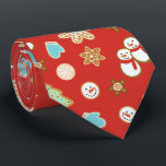 Corbata Navidades Cookies Patterados Festividad Roja<br><div class="desc">Una linda corbata de Navidades adornada con galletas de Navidades azucareros decoradas festivamente en formas de copos de nieve,  hombres de nieve,  árboles de Navidad,  adornos y estrellas.</div>