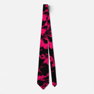Corbata negra de cuello rosa caliente