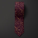 Corbata Neuronas de oro sobre el fondo de Borgoña<br><div class="desc">Sumérjase en el fascinante mundo de la ciencia con esta sofisticada neurona de oro sobre corbata de fondo borgoñona. Este vínculo encuentra su singularidad en su intrincado patrón neuronal, diseñado para simbolizar la belleza del cerebro humano. Su sorprendente diseño en oro yuxtapuesto a un rico fondo burdeos muestra mucho de...</div>