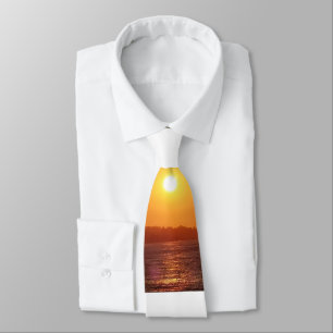 Corbata Océano atardecer