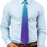 Corbata Ombre gradiente de agua morada<br><div class="desc">Púrpura profundo se encuentra con azul turquesa acuático en esta sorprendente mezcla de colores en el degradado</div>