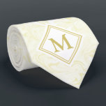 Corbata Oro y Marble Blanco con Monograma de Diamante<br><div class="desc">Este diseño elegante y de moda tiene el rico y elegante aspecto de mármol dorado y un marcador de forma de diamante en la parte inferior con un monograma de muestra. Sólo cambia la inicial a la tuya propia.</div>