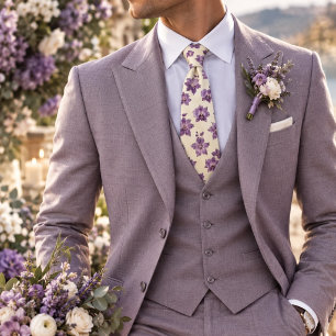 Corbata Orquídea púrpura y floral de clemátide sobre marfi
