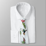 Corbata Pájaros colibríes tropicales<br><div class="desc">En esta corbata de cuello se encuentra un magnífico collage de arte fino vintage de aves colibríes y orquídeas tropicales y exóticas y otras flores y hojas. La imagen es de dominio público debido a derechos de autor vencidos. El collage es por mí.</div>