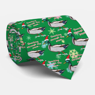 Corbata Pato mallorquín en Santa Hat atravesando la nieve