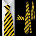 Corbata Patrón Abstracto De Tejido De Cuello Negro Y Amari<br><div class="desc">Patrón De Cuello De Color Negro Y Amarillo A Rayas.</div>