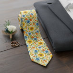 Corbata Patrón de Arte Floral de Hojas Coloridas Siciliana<br><div class="desc">Esta corbata italiana mediterránea bellamente arreglada muestra un vibrante patrón floral y de hojas en amarillo,  naranja,  azul,  rojo y verde. Su diseño distintivo y elegante la hace ideal para el empresario profesional y sofisticado,  combinando moda y tendencia.</div>