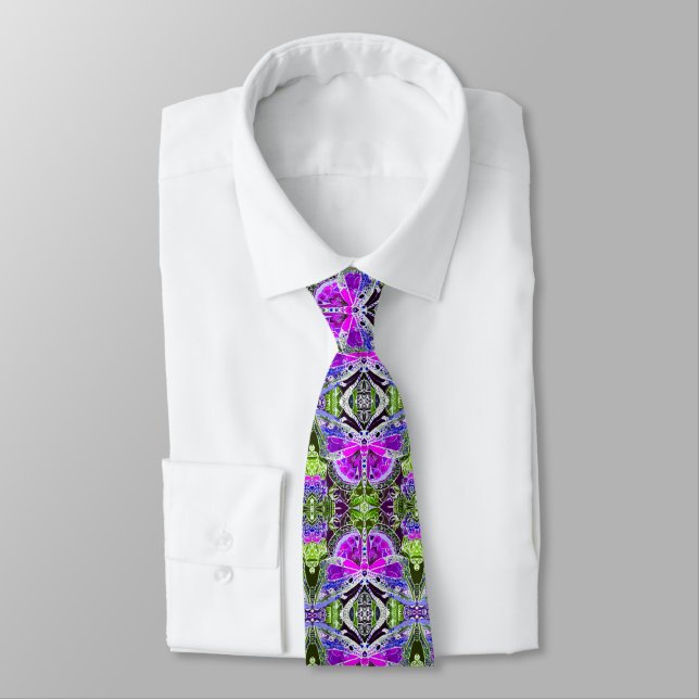 Corbata Patrón de batik de mariposa y medallón en violeta (Atado)
