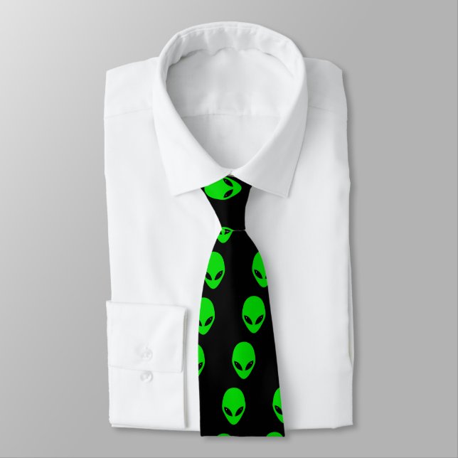 Corbata Patrón de cabeza de alieno verde (Atado)