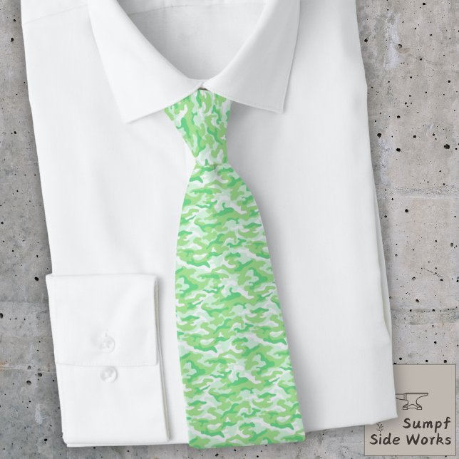 Corbata Patrón de camuflaje en gris claro y verde (Subido por el creador)
