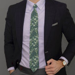 Corbata Patrón de color de agua Eucalyptus<br><div class="desc">Un diseño de eucalipto de moda. **LEE ANTES DE PEDIR** Si realiza cambios en la forma o el tamaño o elige otro producto y el diseño está recortado de alguna manera o no se ve bien en la página, necesitará usar el servicio de diseño activo para que alguien ajuste el...</div>