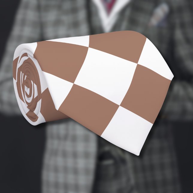 Corbata Patrón de diamantes en blanco y mousse de mocha (Subido por el creador)