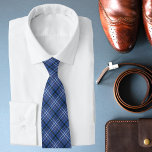 Corbata Patrón de estilo escocés azul de Moda de Tartán<br><div class="desc">Este diseño presenta un diseño sencillo y elegante de color azul tartán.</div>