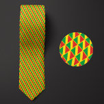 Corbata Patrón de la bandera de la República del Congo<br><div class="desc">La marca de la República del Congo Pattern Necktie resalta los colores nacionales del país desde una distancia,  empleando un diseño astuto y enmarañado. Tras una inspección más minuciosa,  el patrón repetible y sin fisuras de banderas pequeñas muestra el estandarte nacional del país de una manera estética y agradable.</div>