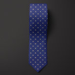 Corbata Patrón de llave azul y dorada<br><div class="desc">Incluso los monos de grasa a veces tienen que vestirse. Esta corbata única y de moda es perfecta para, digamos, un mecánico automático u otro tipo de hombre de mano con un sentido de estilo. No olvide revisar nuestros calcetines que combinan con el mismo diseño y convertirlos en un conjunto...</div>