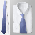 Corbata Patrón de malla geométrica de gradiente azul gris<br><div class="desc">Suit Accessories los lazos de cuello de los hombres con diseño geométrico moderno. Malla geométrica elegante y fresca del Triángulo con gradiente gris azul para él.</div>