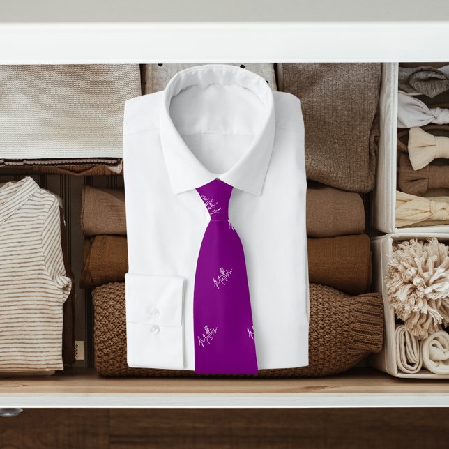 Corbata Patrón de nombre morado blanco guión moderno (Subido por el creador)